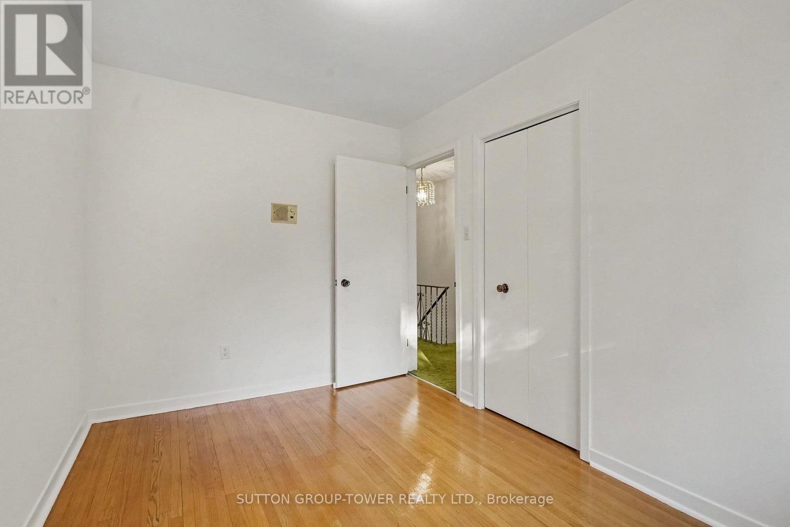 164 ROBINA AVENUE W - 16