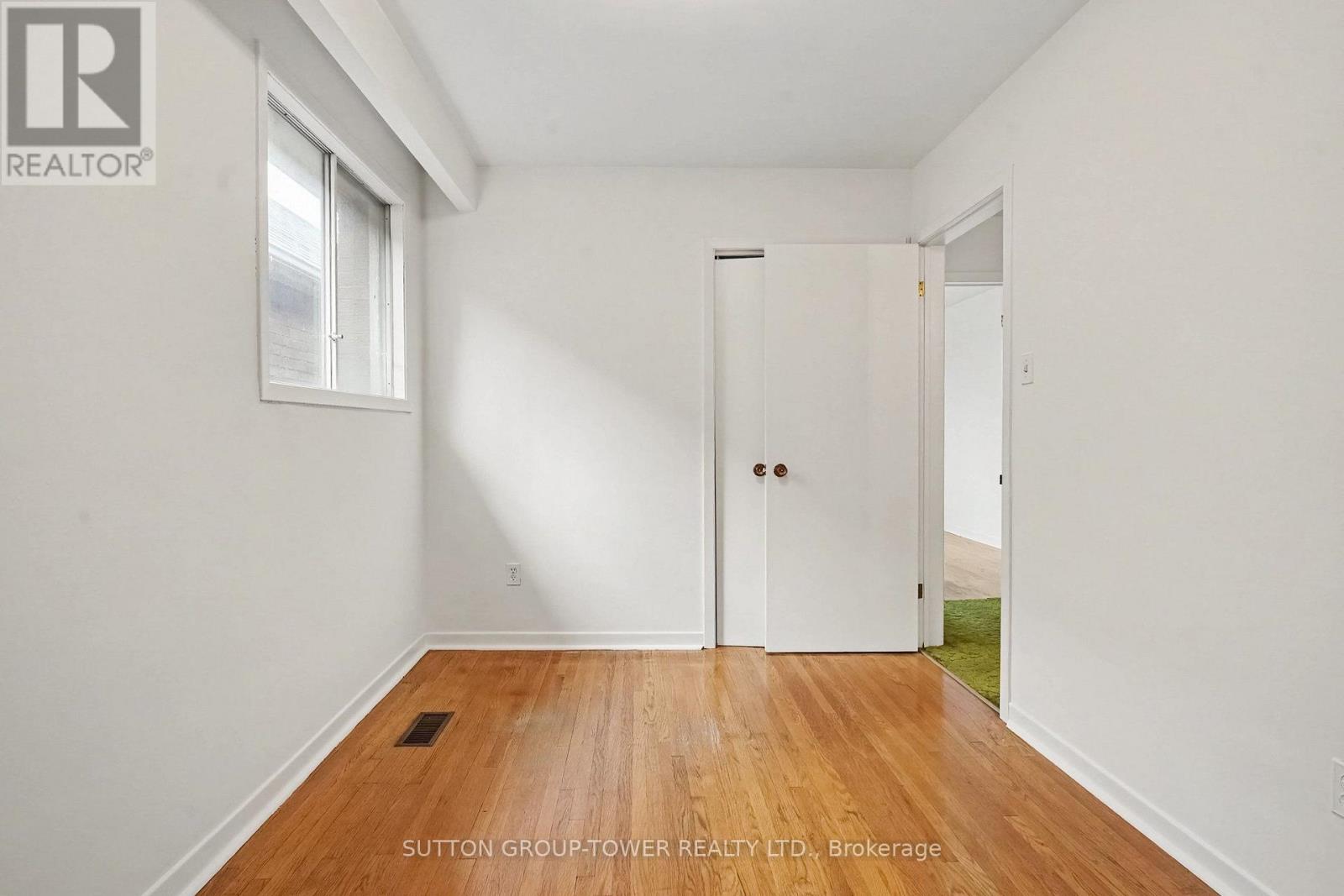 164 ROBINA AVENUE W - 18