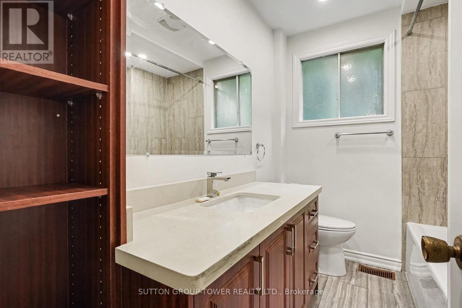 164 ROBINA AVENUE W - 19