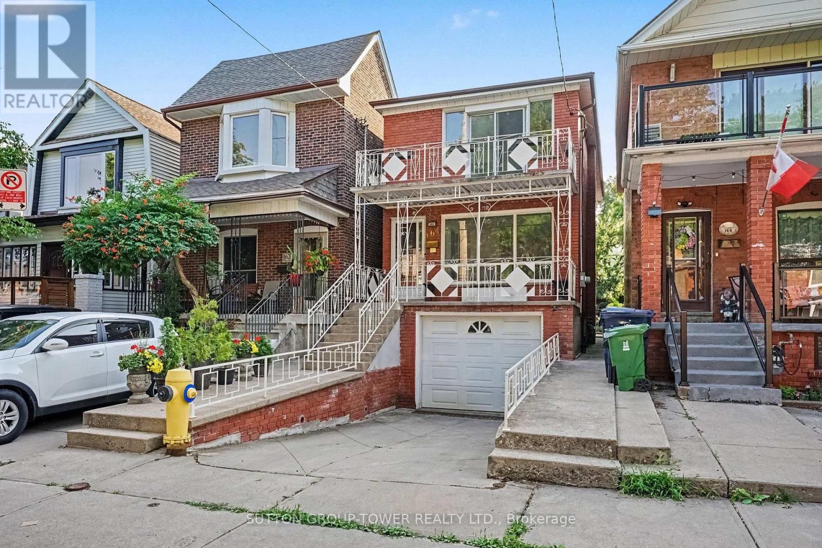 164 ROBINA AVENUE W - 2