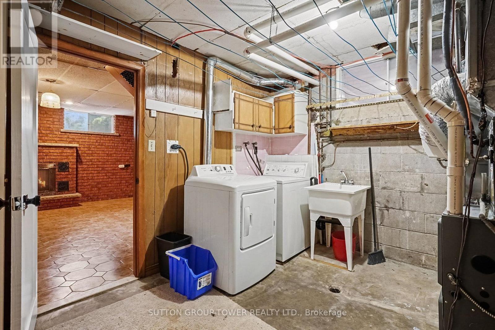 164 ROBINA AVENUE W - 20