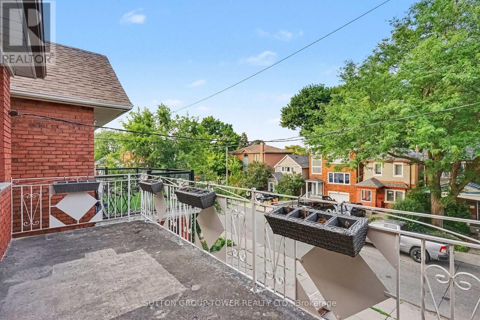 164 ROBINA AVENUE W - 26