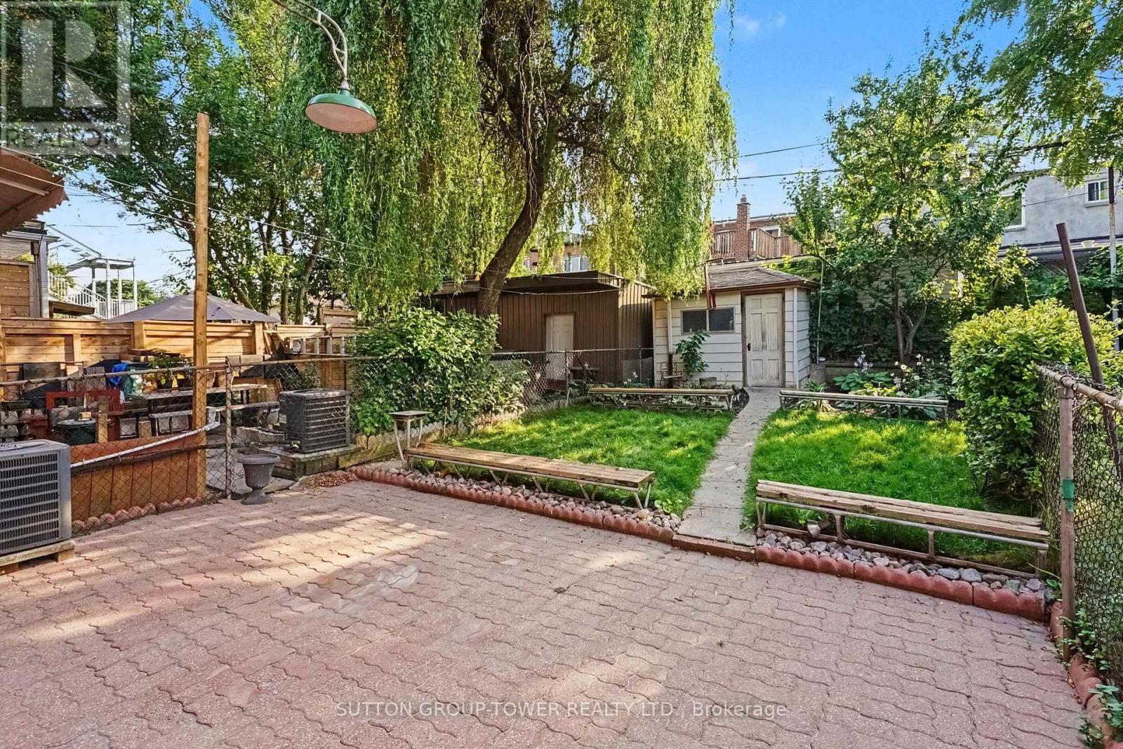 164 ROBINA AVENUE W - 27