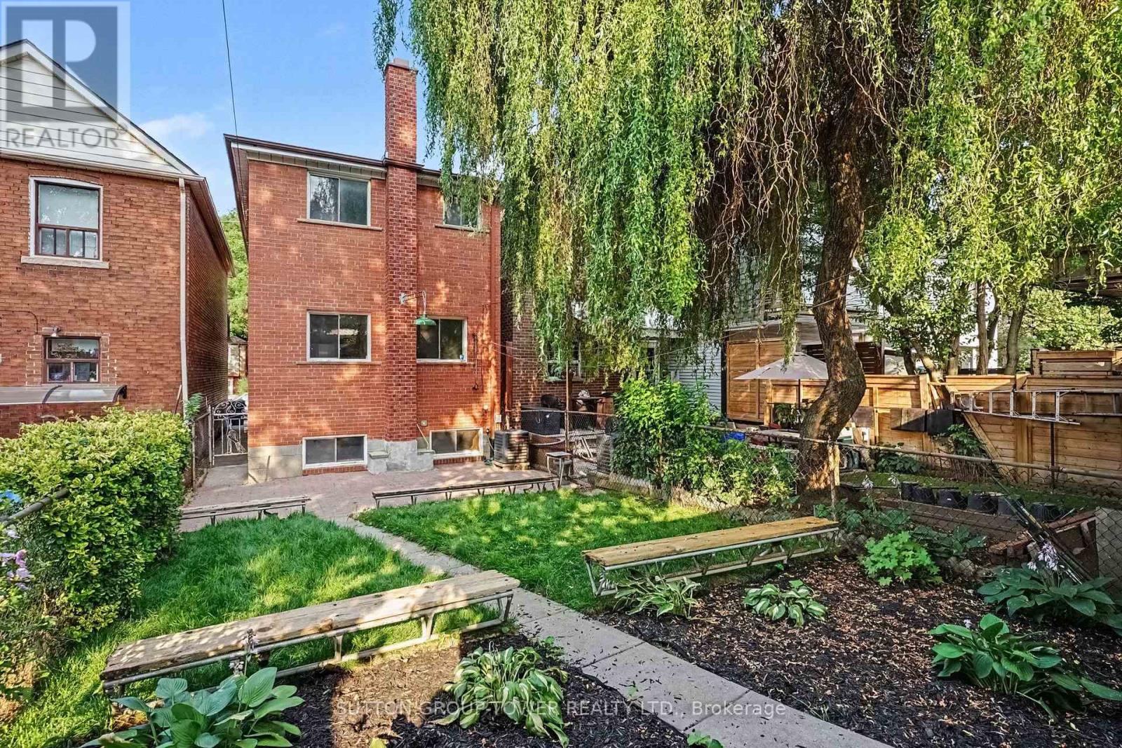164 ROBINA AVENUE W - 28