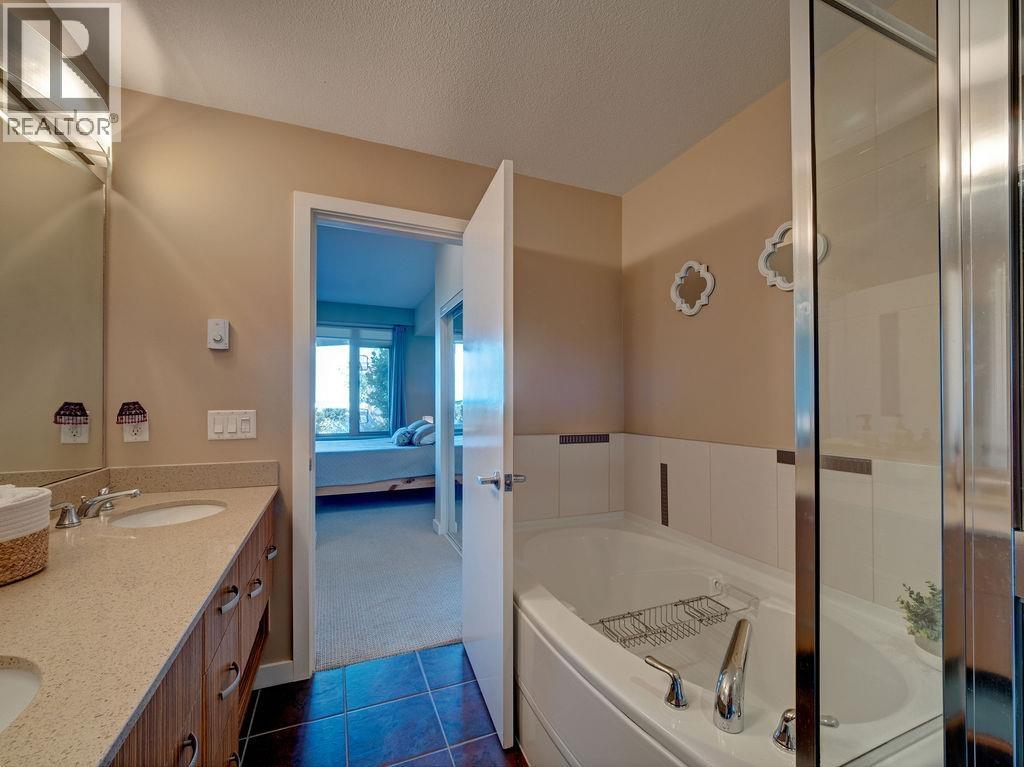 105 5160 DAVIS BAY ROAD, Sechelt