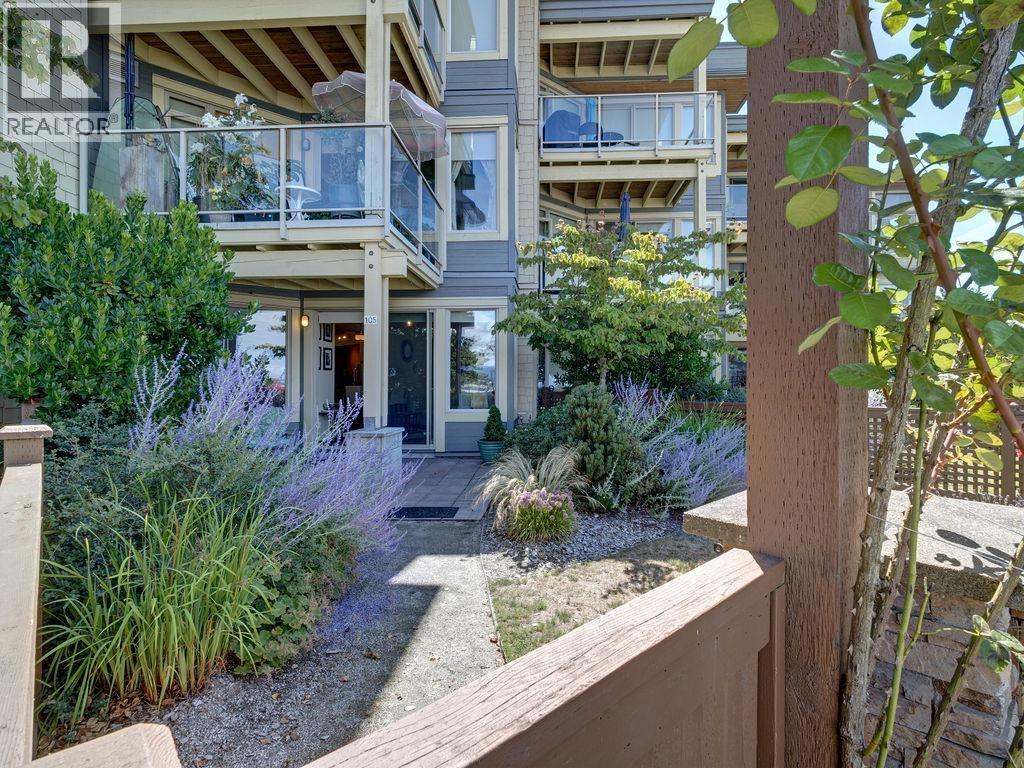 105 5160 DAVIS BAY ROAD, Sechelt