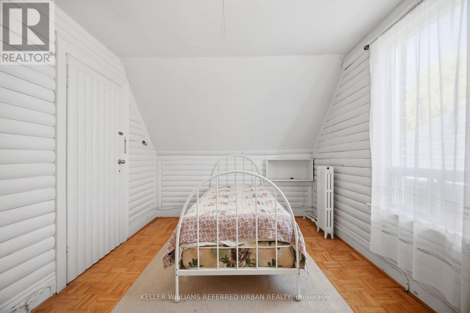 126 CLOSE AVENUE - 35