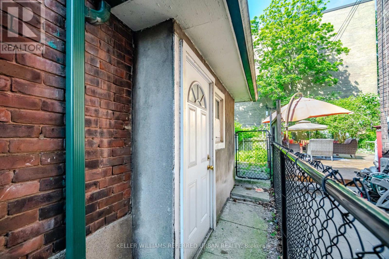 126 CLOSE AVENUE - 41