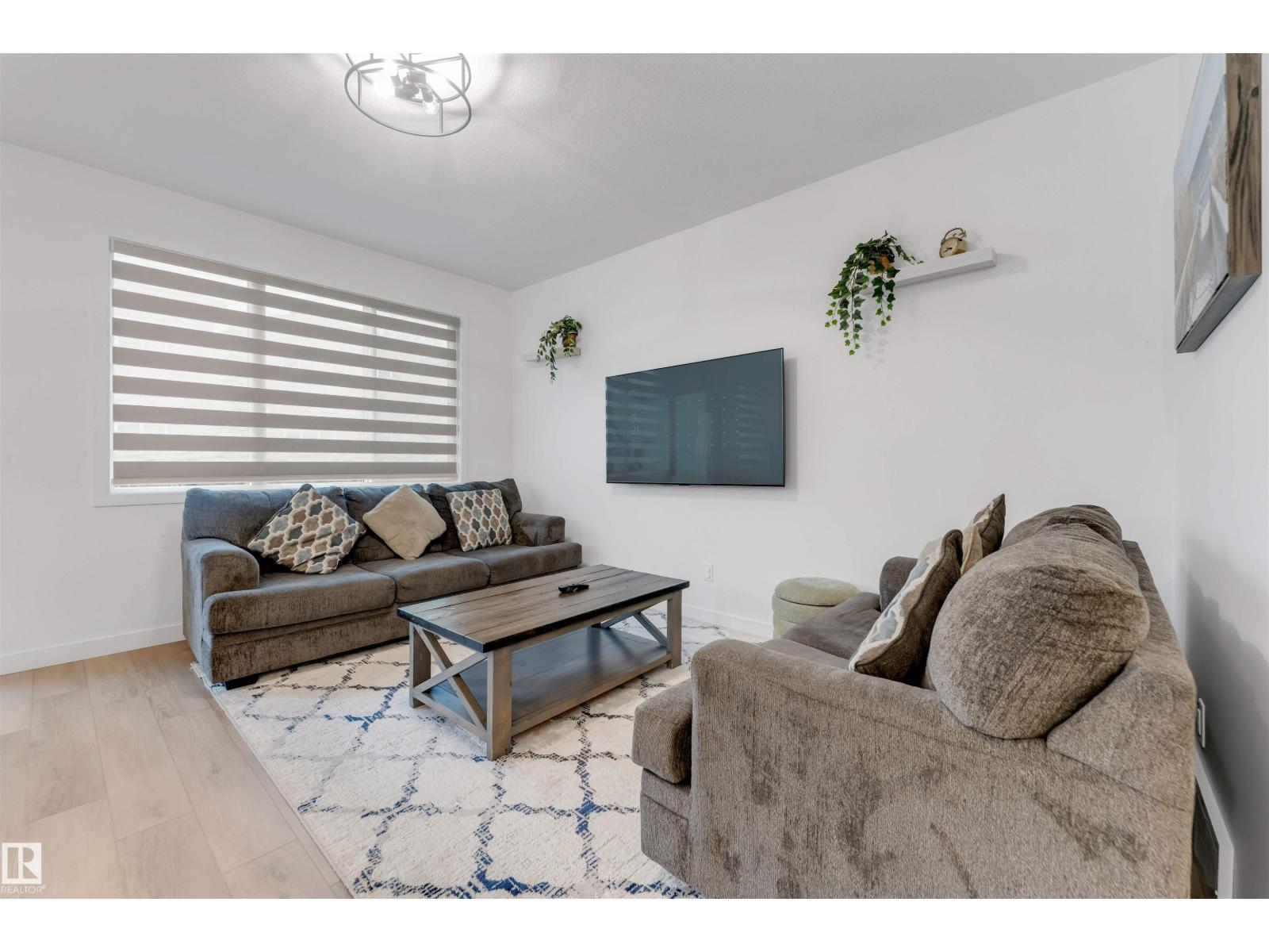 1647 13 ST NW - 8