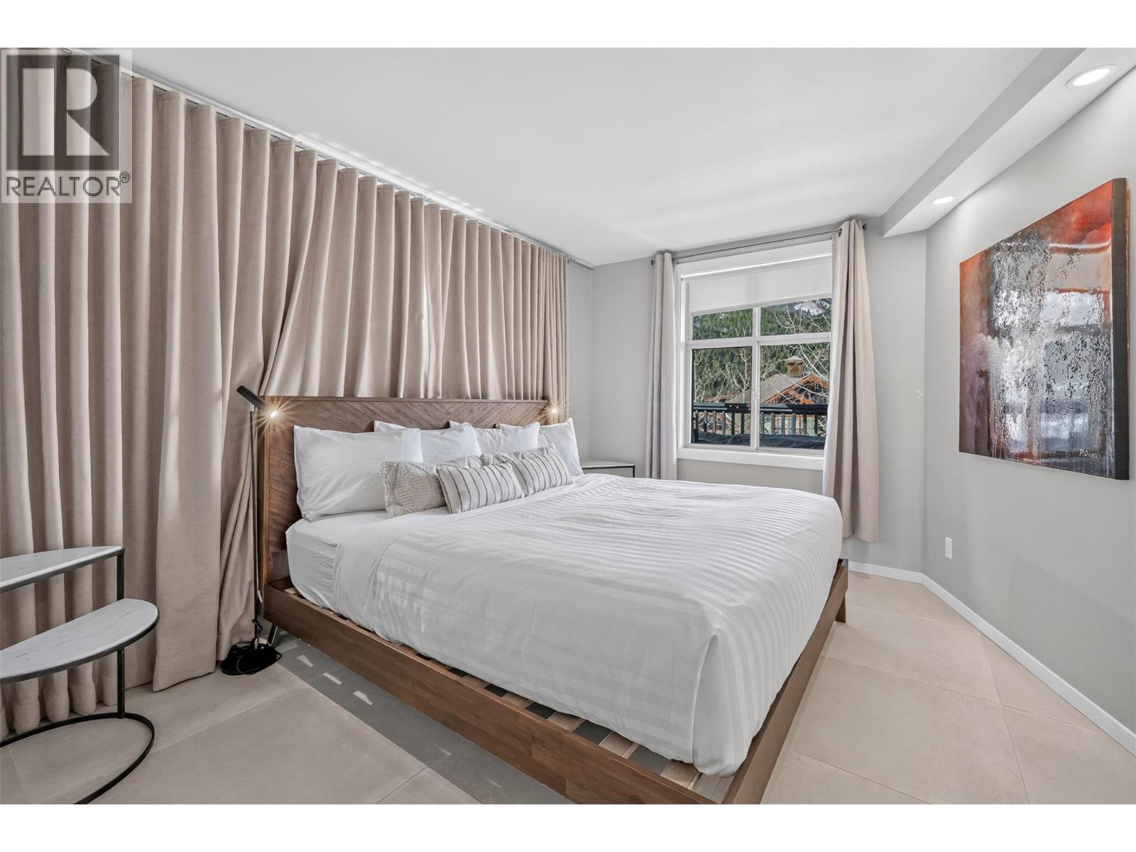 #202 2050 Summit Drive - 10