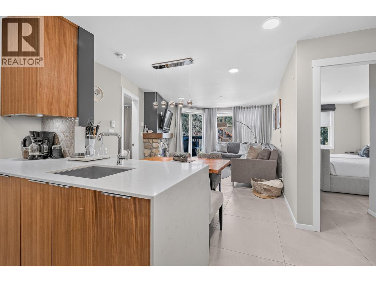 #202 2050 Summit Drive - 2