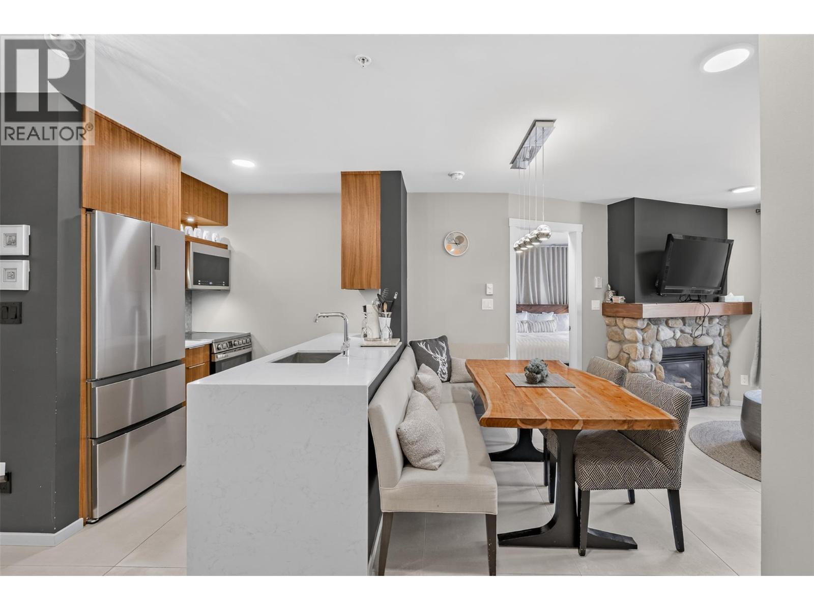#202 2050 Summit Drive - 17
