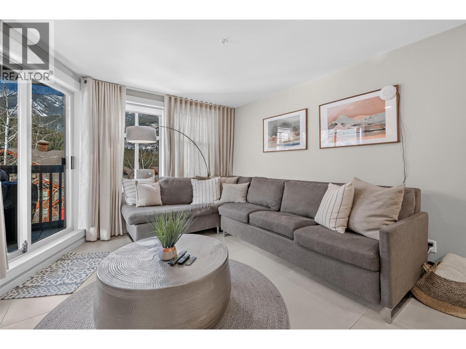 2050 Summit Drive Unit# 202, Panorama
