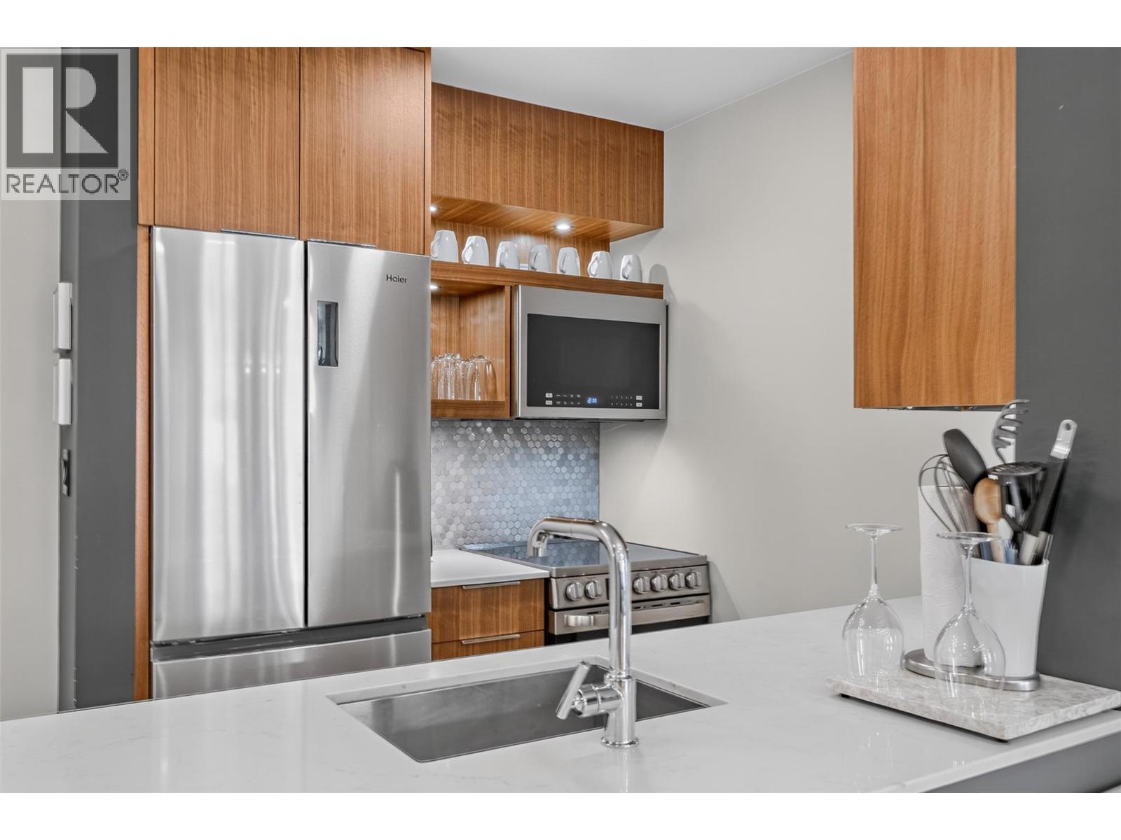 2050 Summit Drive Unit# 202, Panorama