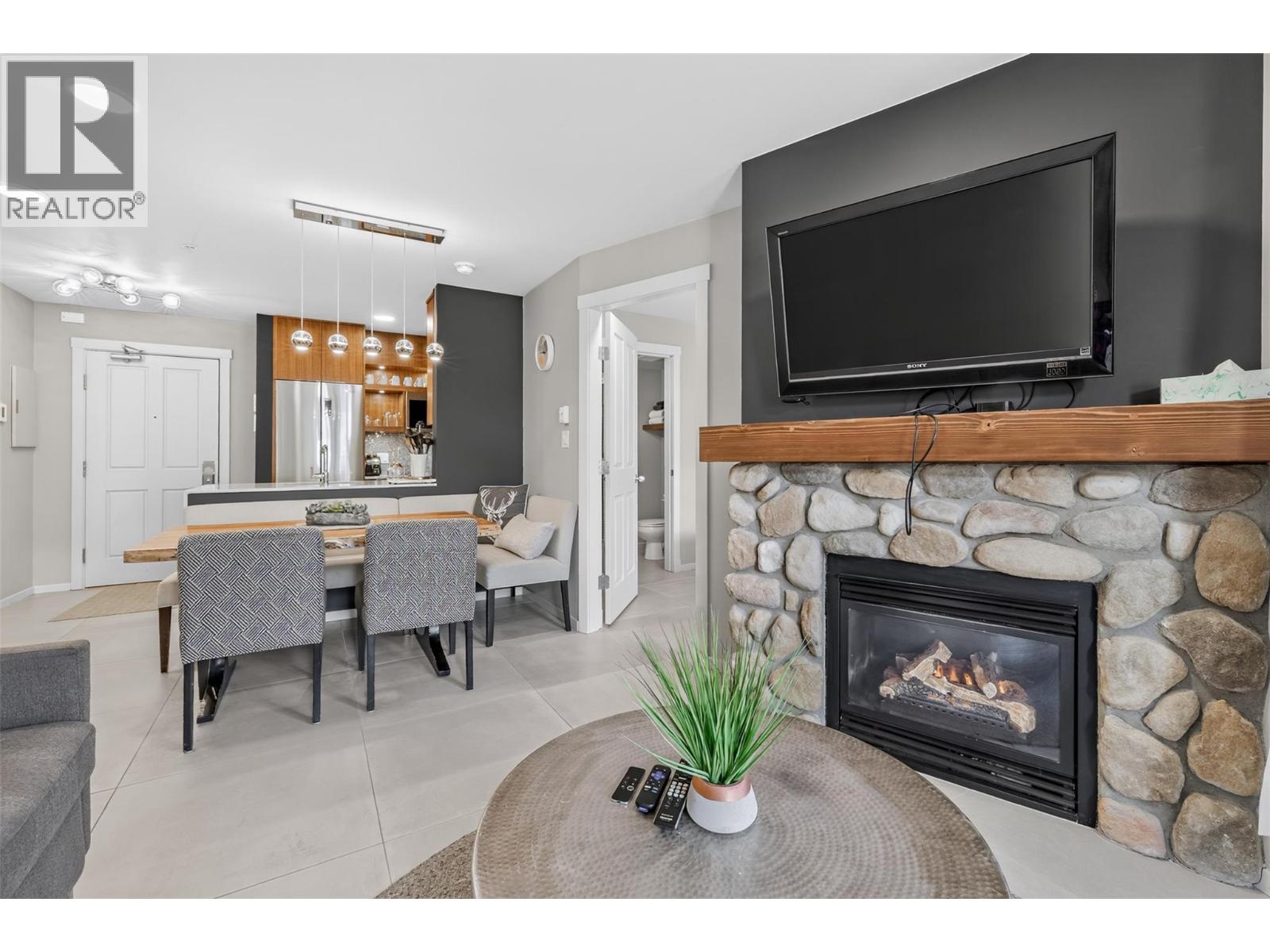 #202 2050 Summit Drive - 6