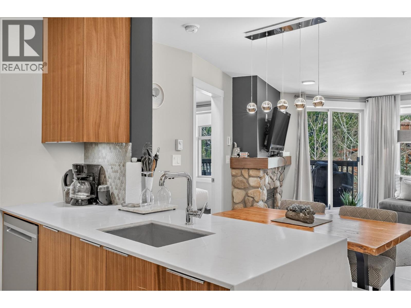 2050 Summit Drive Unit# 202, Panorama