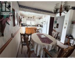 Living room - 225 Dominion Road, Assiniboia, SK S0H0B0 Photo 12