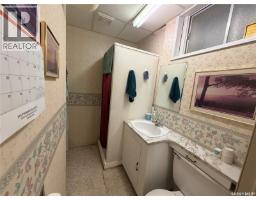 225 Dominion Road, Assiniboia, SK S0H0B0 Photo 36