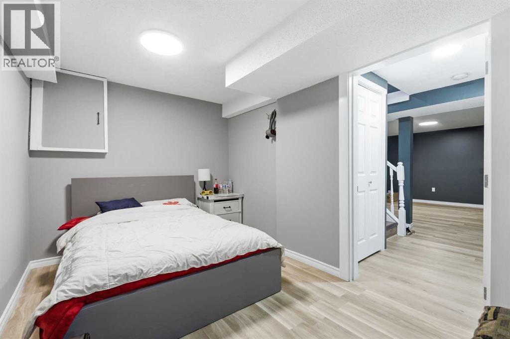 227 Abalone Place NE - 24