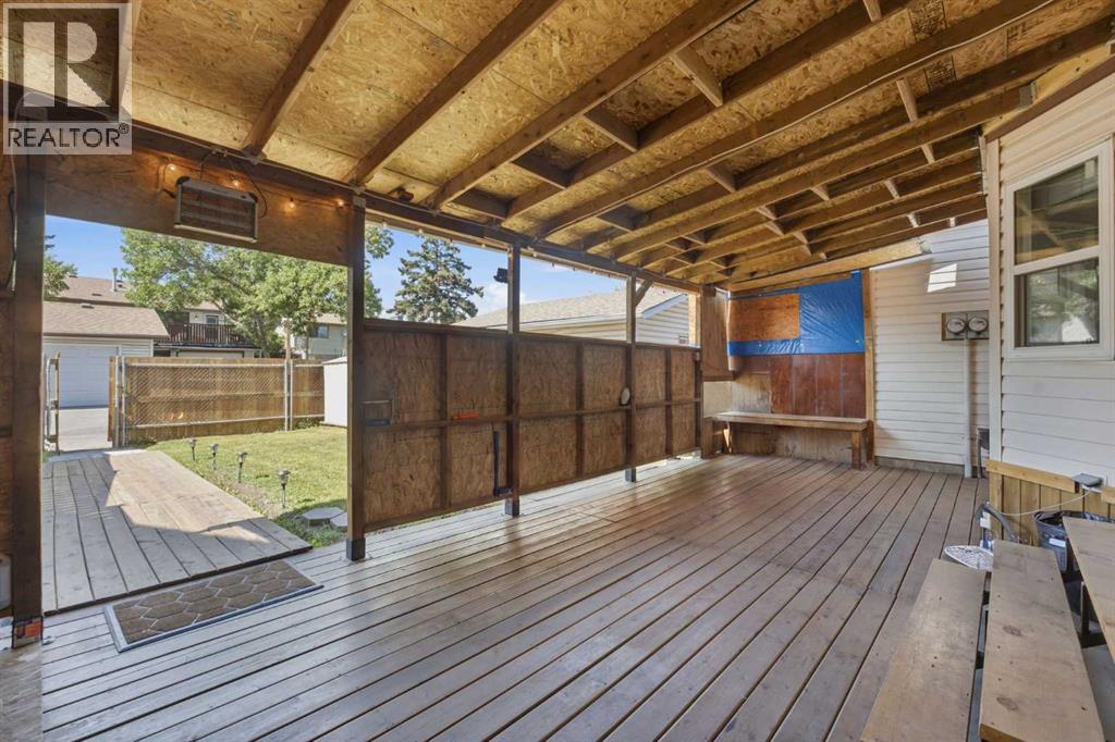 227 Abalone Place NE - 27