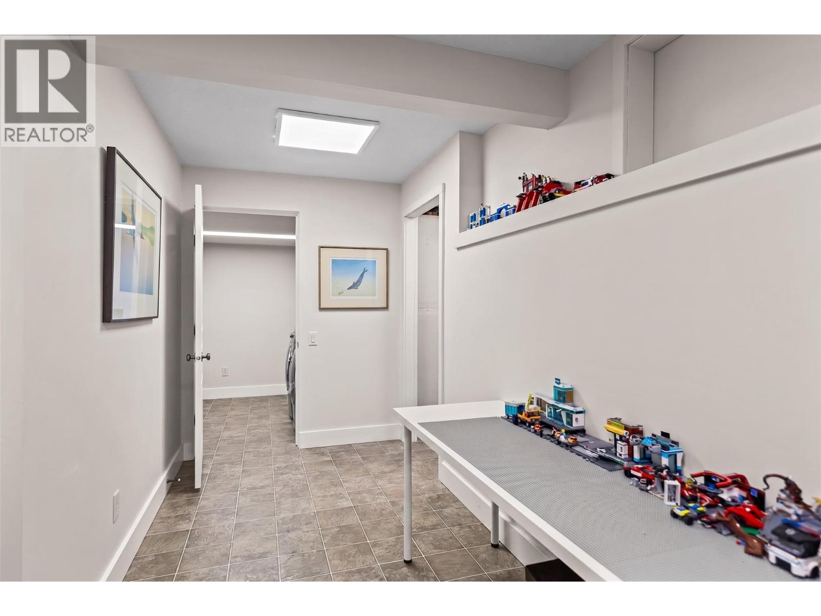 1635 Gregory Road - 52