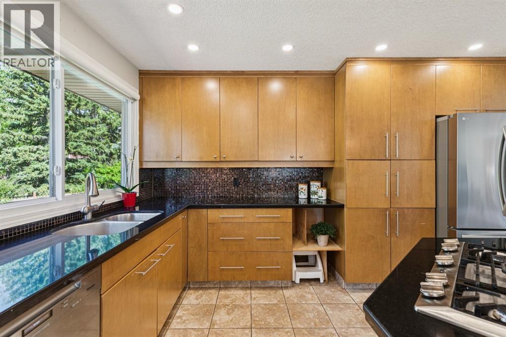 423 Canterbury Place SW, Canyon Meadows, Calgary photo 4