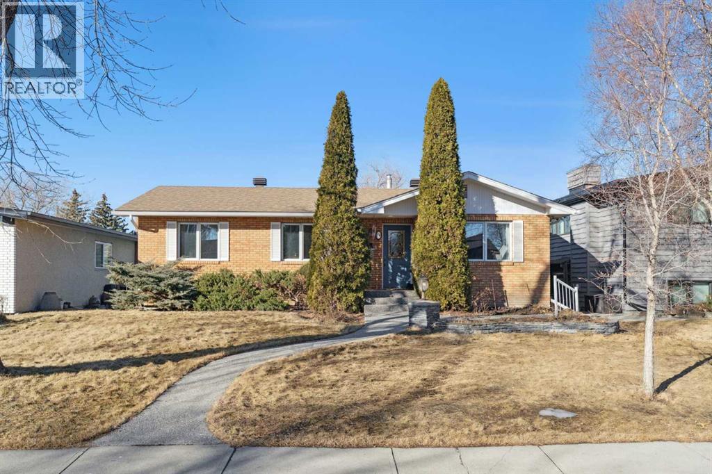 34 Rosery Drive NW, Rosemont, Calgary photo 1