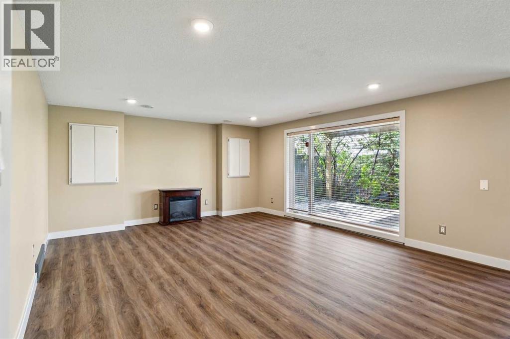 98 Sierra Nevada Green SW, Signal Hill, Calgary photo 4