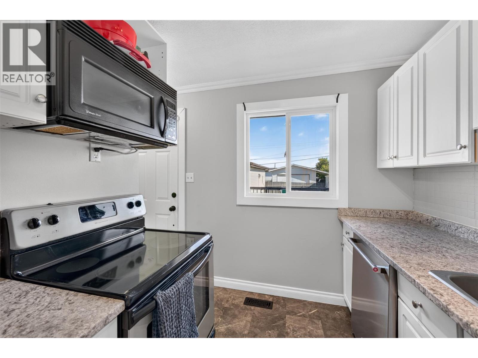 1128 118 Avenue - 12