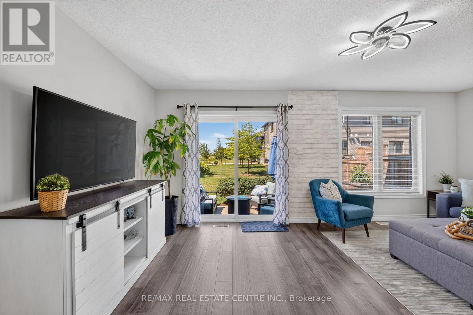 25 LAWSON STREET - 21