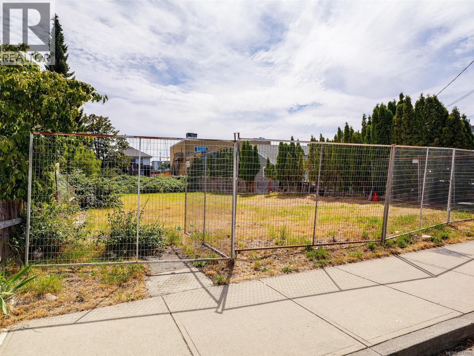  1115 Caledonia Avenue, Victoria