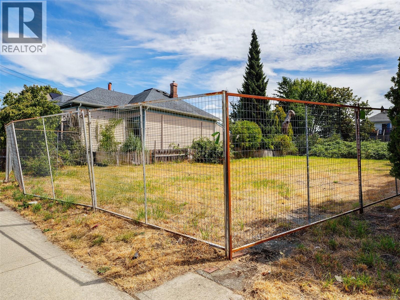  1115 Caledonia Avenue, Victoria