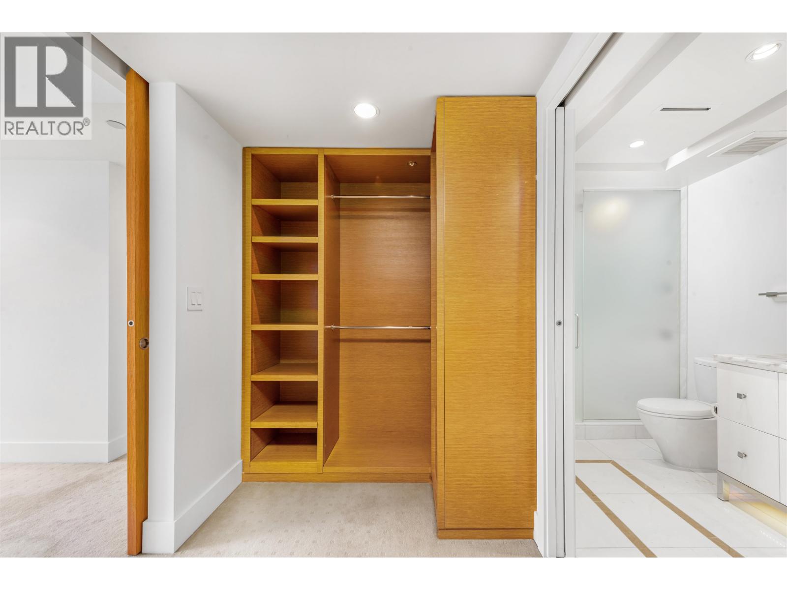 2301 667 HOWE STREET, Vancouver
