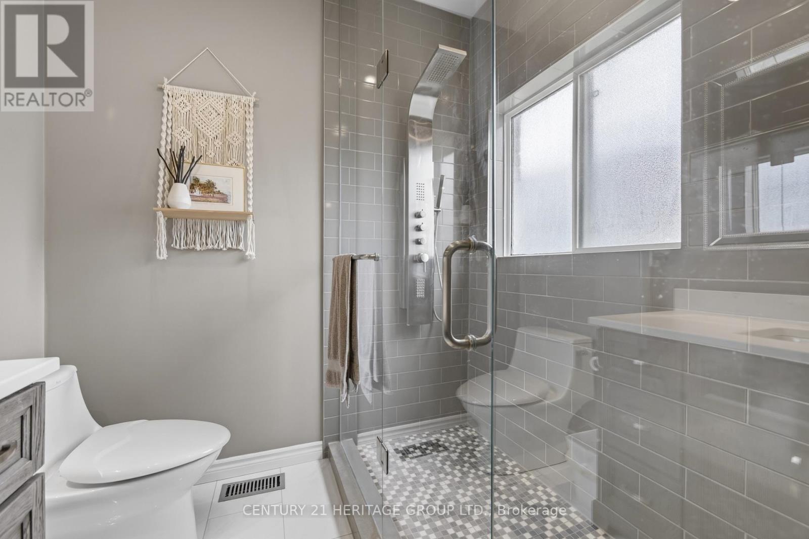 1858 EMERALD COURT - 20