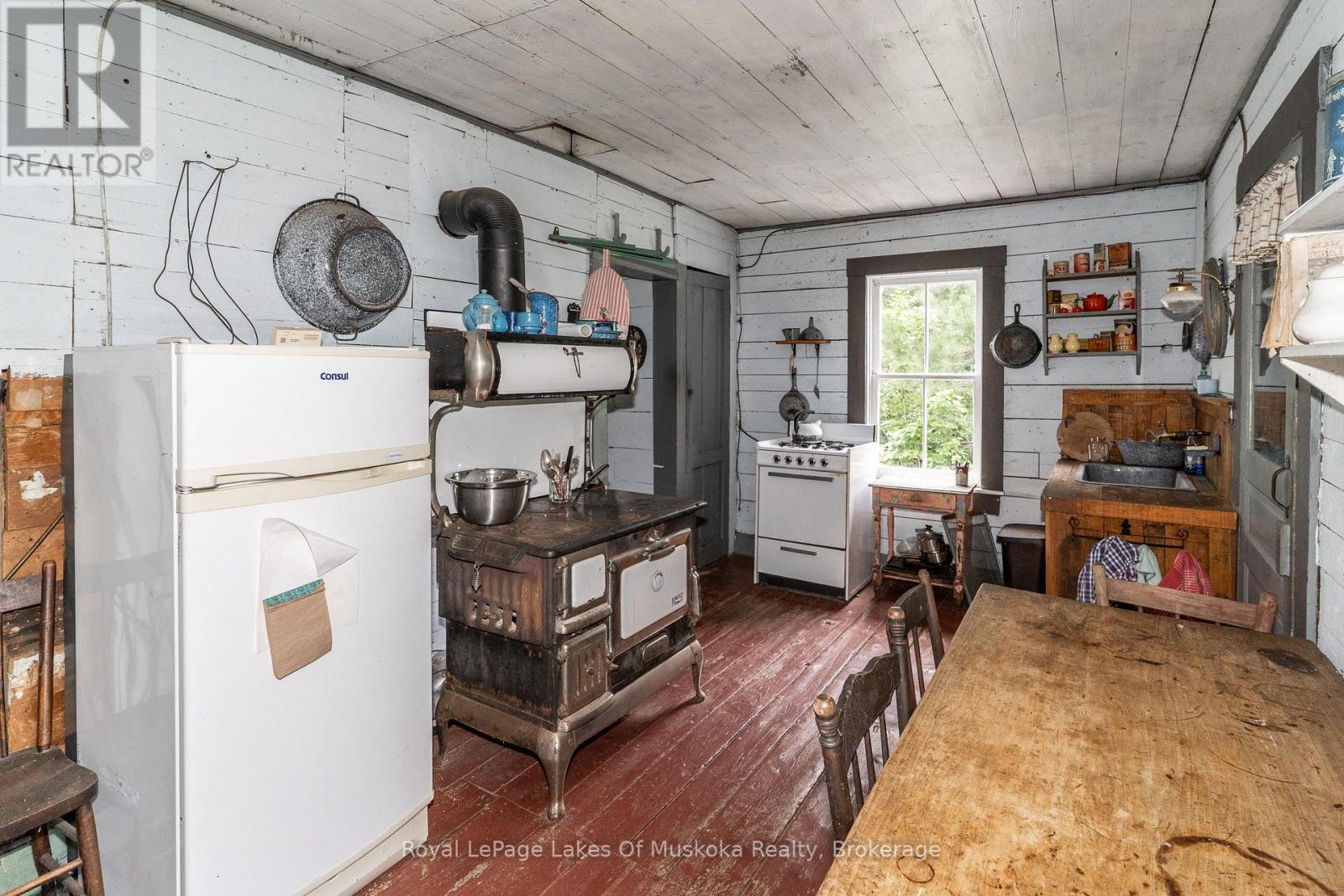 1099 WOLFKIN LAKE ROAD - Image 15