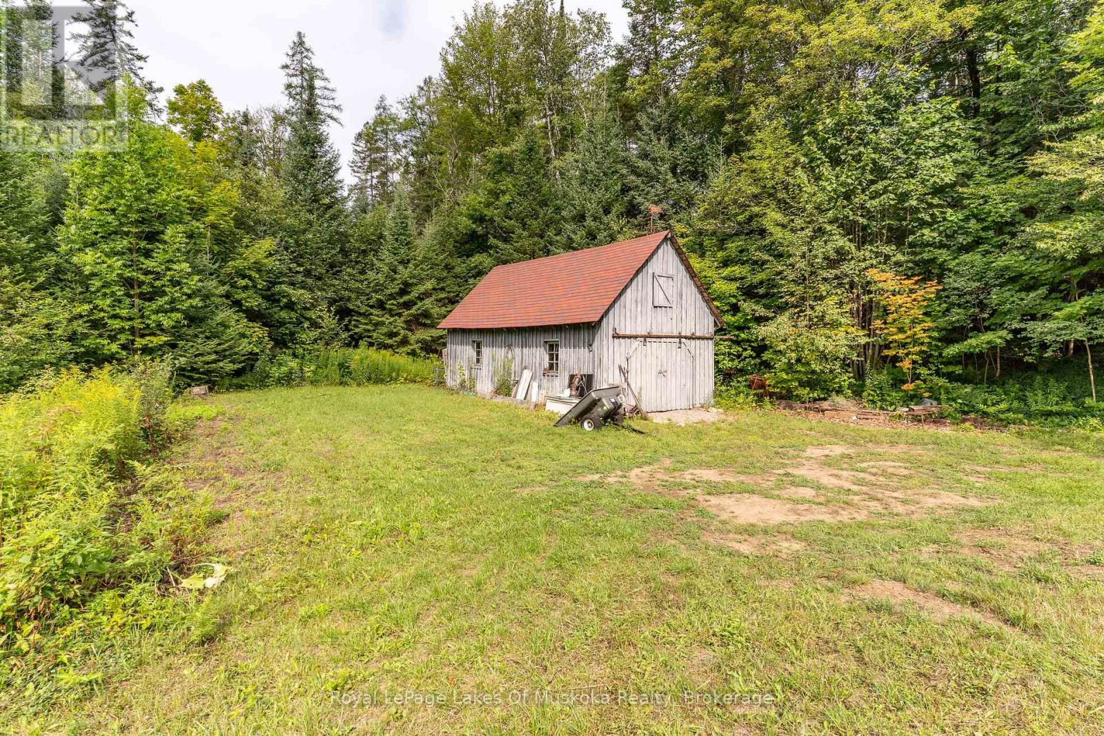 1099 WOLFKIN LAKE ROAD - 30