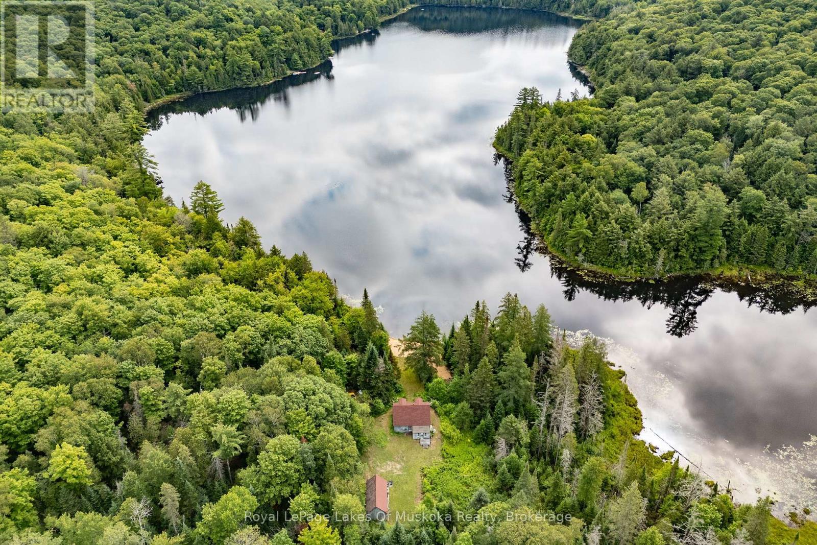 1099 WOLFKIN LAKE ROAD - 33