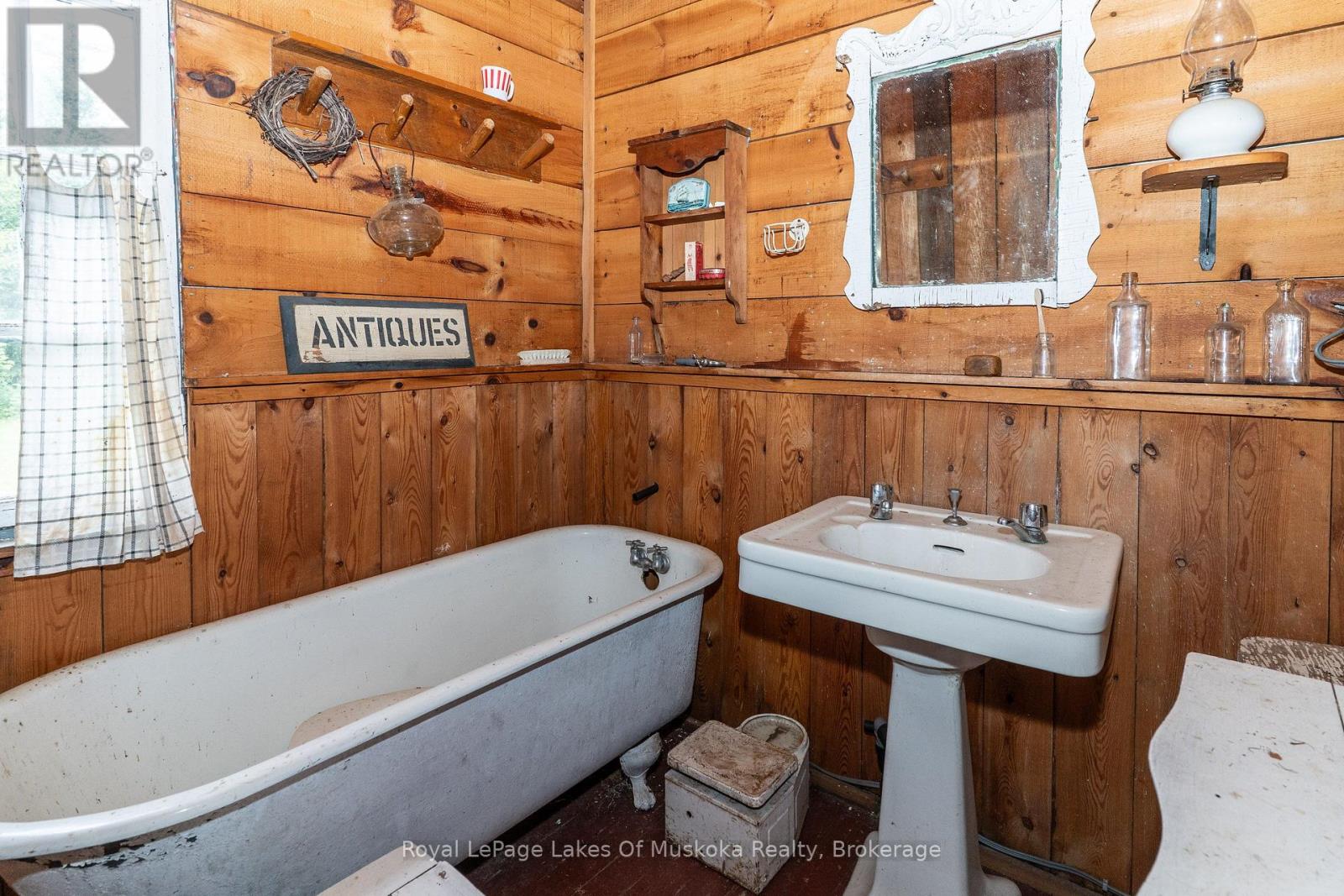 1099 WOLFKIN LAKE ROAD - 9