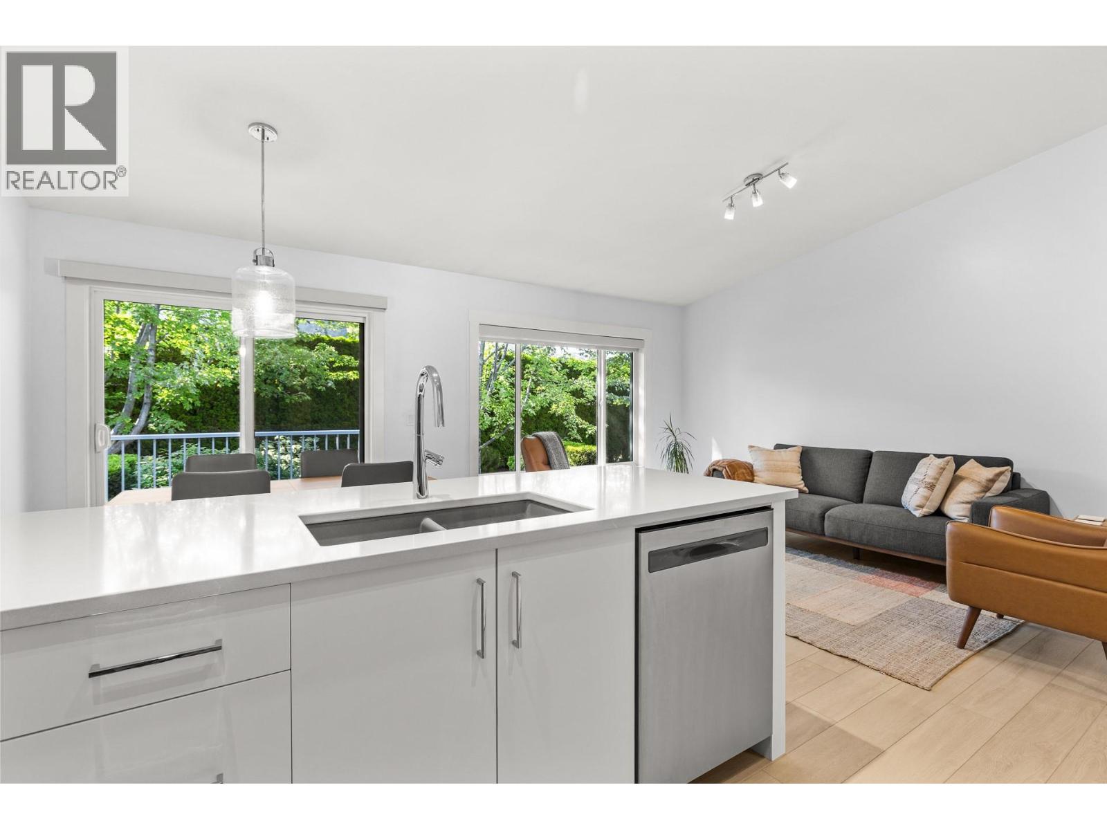 #20 225 Glen Park Drive - 6
