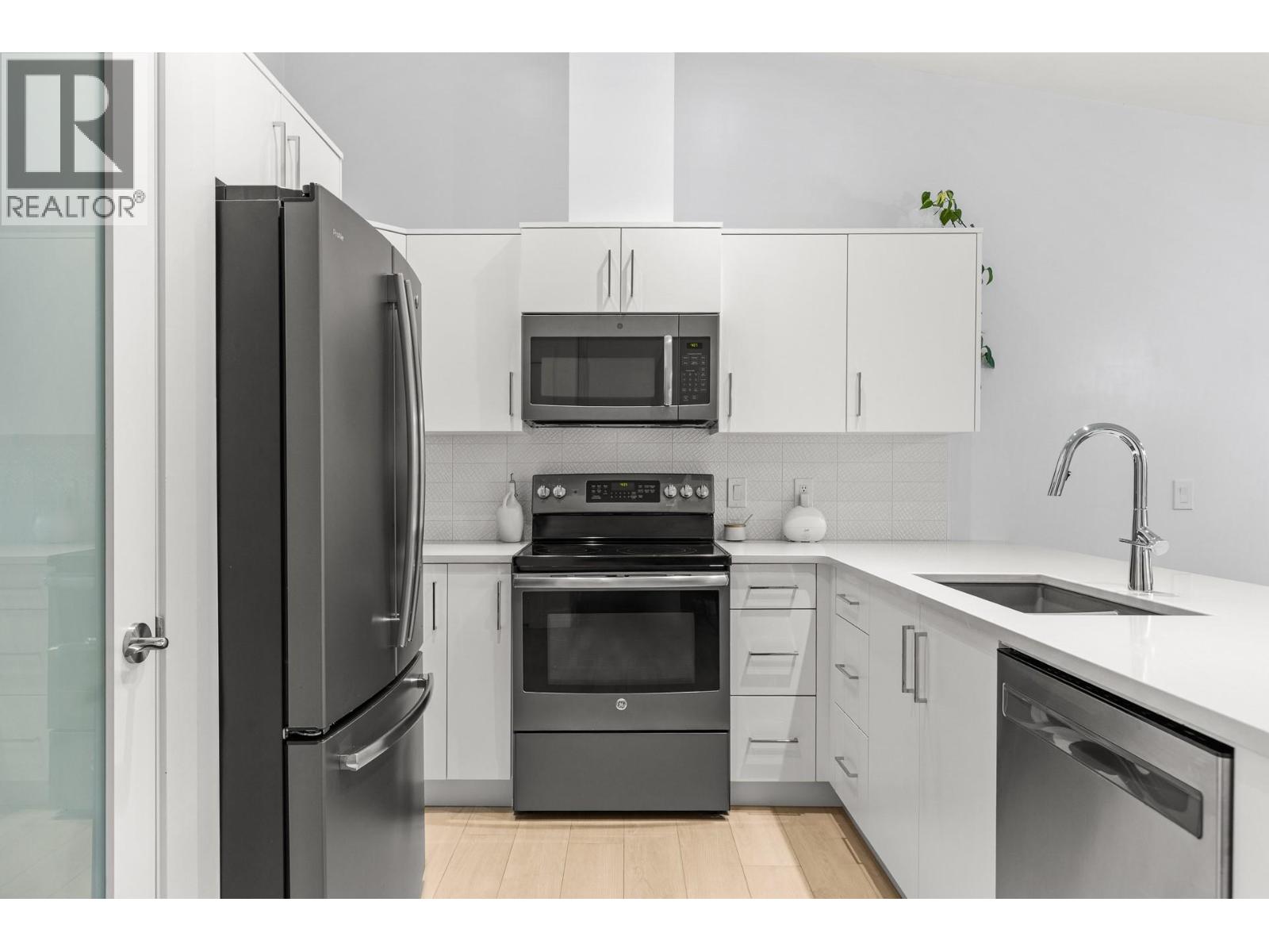 #20 225 Glen Park Drive - 9