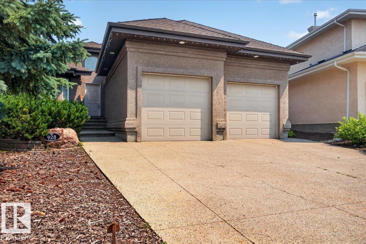 928 Thompson Place NW, Terwillegar Towne — photo 3 of 30: Property photo