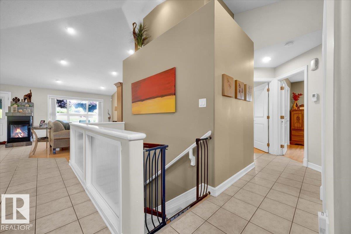 928 Thompson Place NW, Terwillegar Towne — photo 7 of 30: Property photo