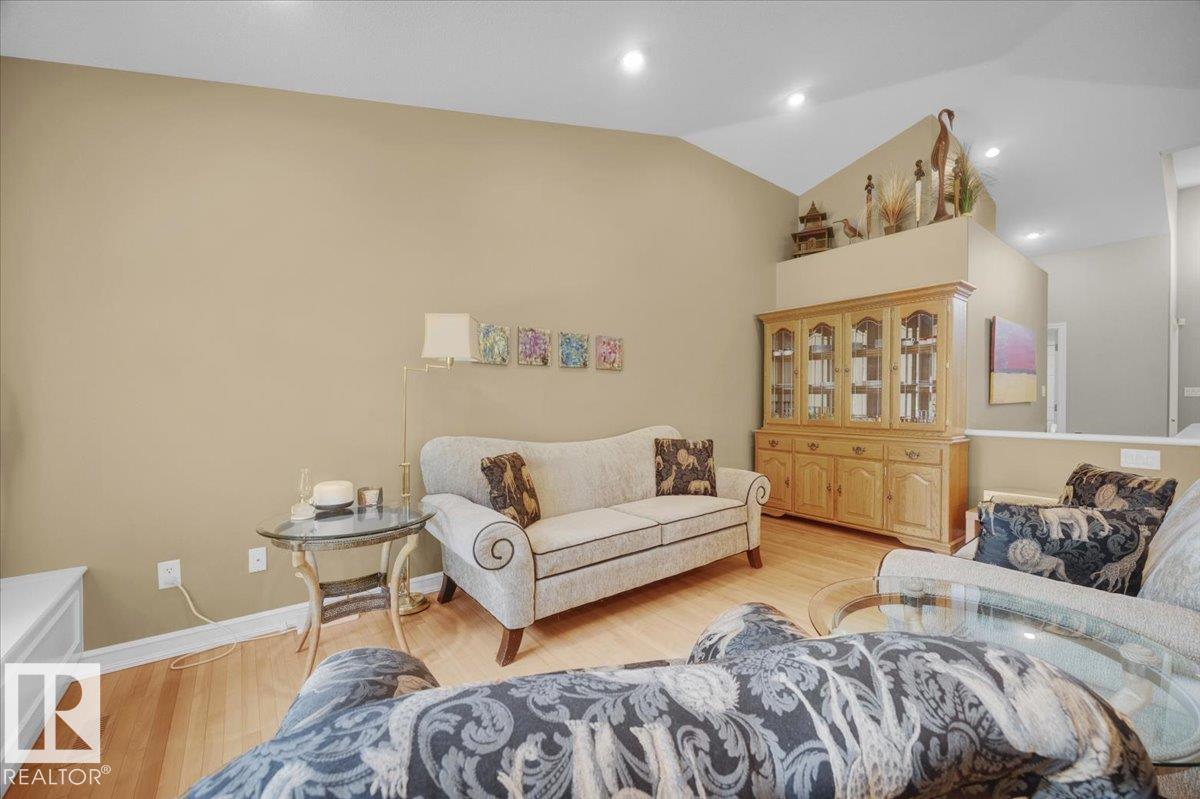 928 Thompson Place NW, Terwillegar Towne — photo 20 of 30: Property photo