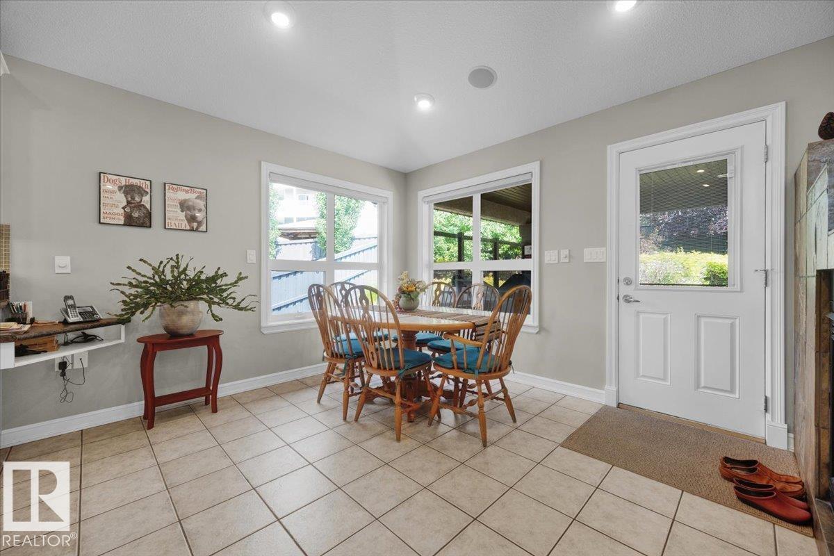 928 Thompson Place NW, Terwillegar Towne — photo 21 of 30: Property photo