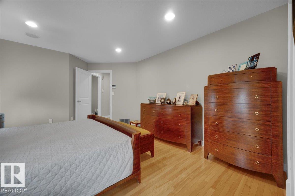 928 Thompson Place NW, Terwillegar Towne — photo 29 of 30: Property photo