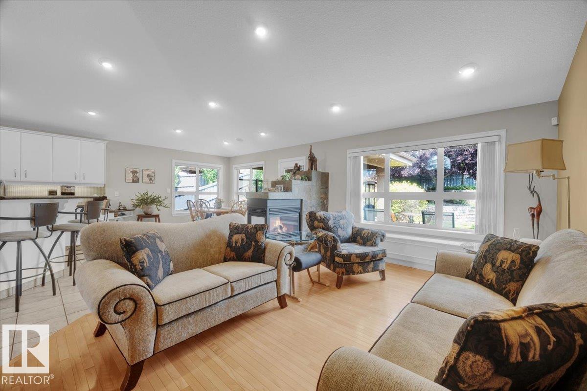 928 Thompson Place NW, Terwillegar Towne — photo 18 of 30: Property photo