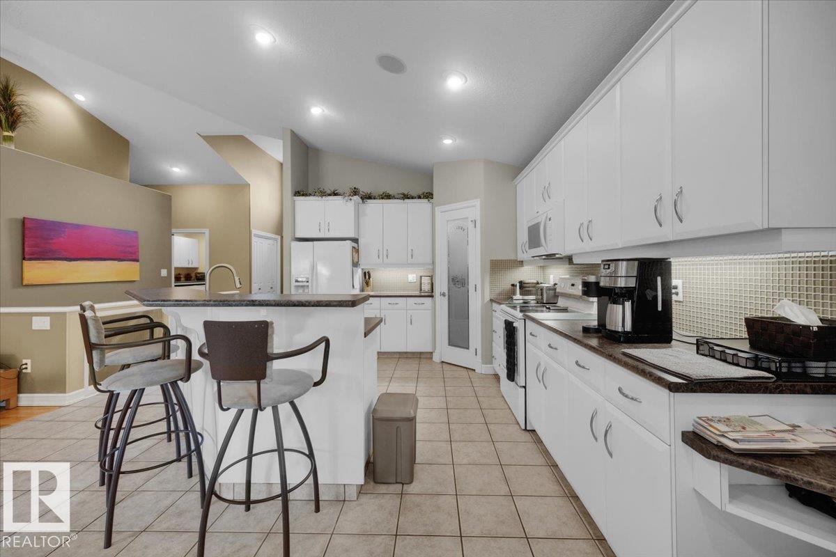 928 Thompson Place NW, Terwillegar Towne — photo 14 of 30: Property photo