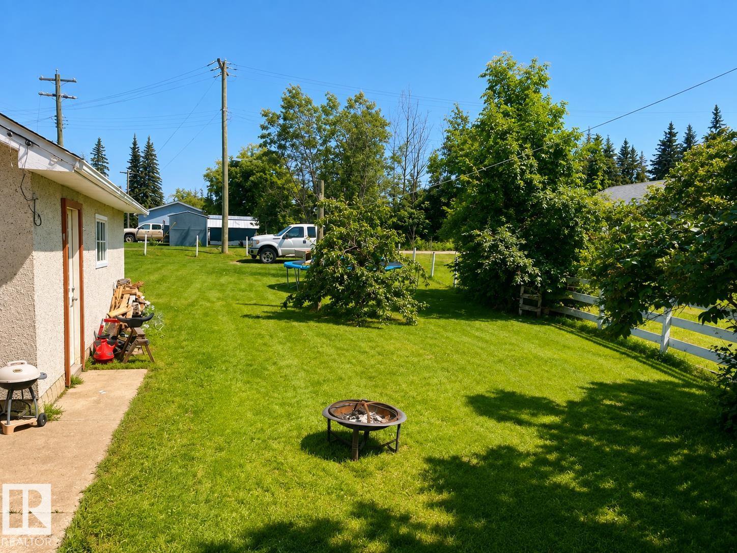 4817 52 ST - Image 13