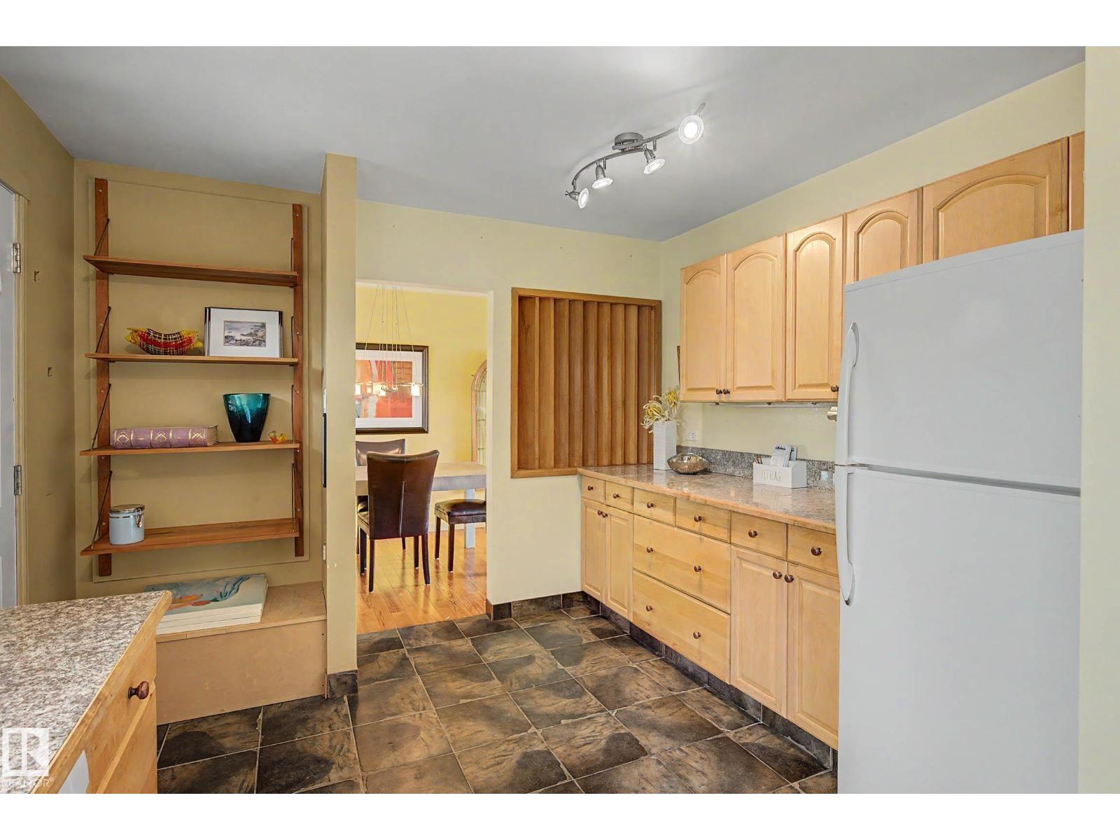 9516 129A AV NW - 17