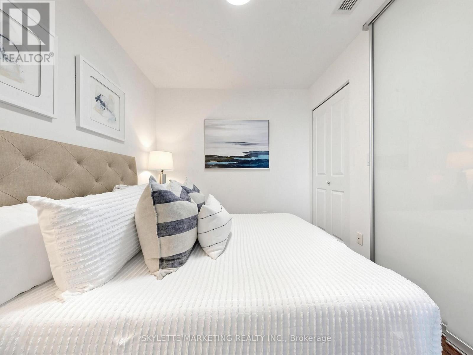 #1029 2885 BAYVIEW AVENUE - 23